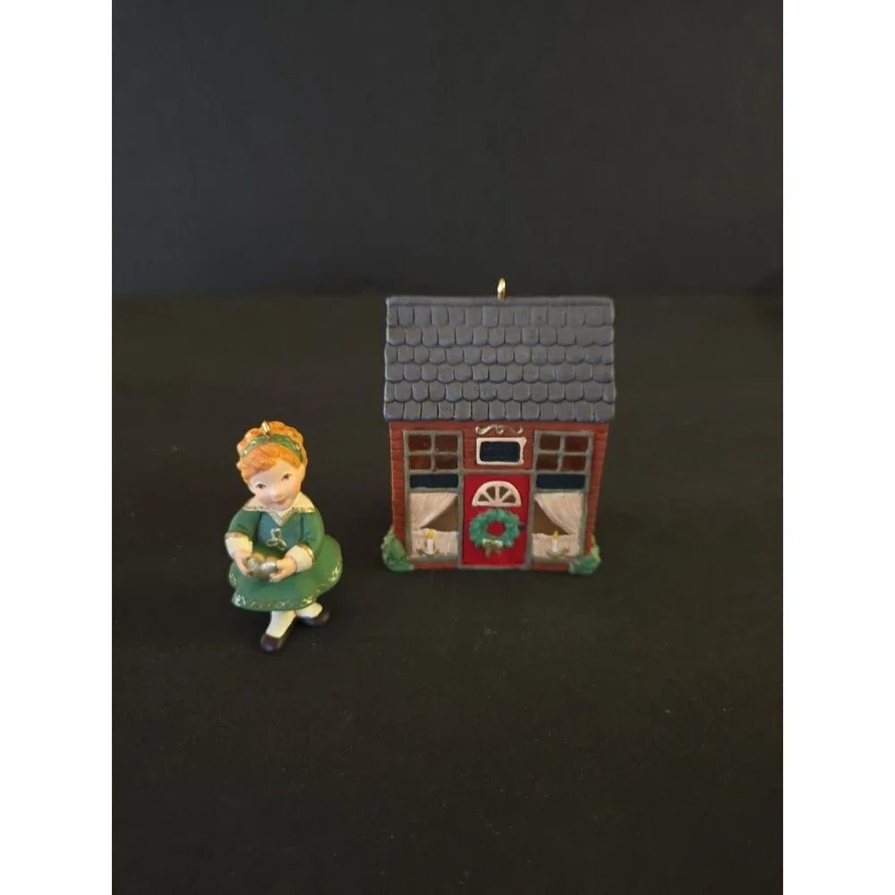 Hallmark Ireland Joy to the World Collection 2007 Keepsake Christmas Ornament